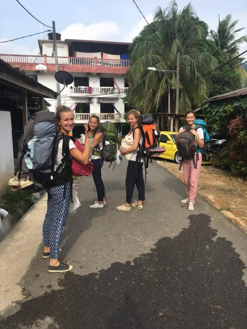 Agosto Taman Negara Hostel Kuala Tahan Esterno foto